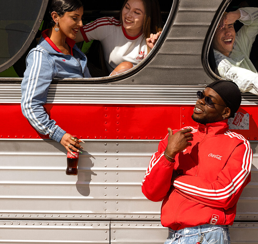 adidas Originals y Coca-Cola celebran la FIFA WORLD CUP 2026 con una colección inspirada en la cultura futbolera que también se vive en Perú